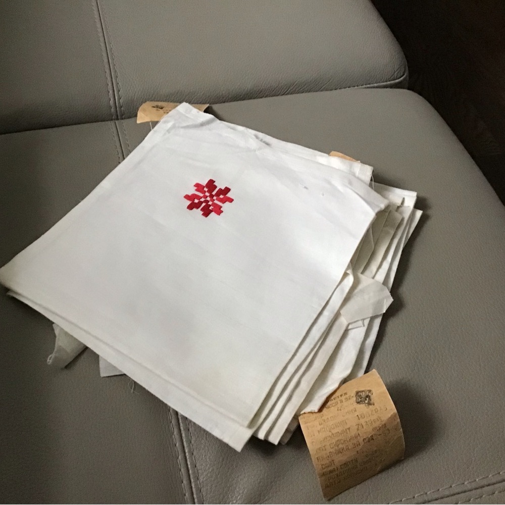 SET OF 6 VINTAGE (45 y.o.) 100% LINEN HAND EMBROIDERED TABLE NAPKINS